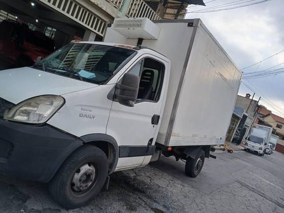IVECO DAILY 35S14 CHASSI CABINE TURBO INTERCOOLER DIESEL 2P MANUAL IVECO DAILY 35S14 CHASSI CABINE TURBO INTERCOOLER DIESEL 2P MANUAL